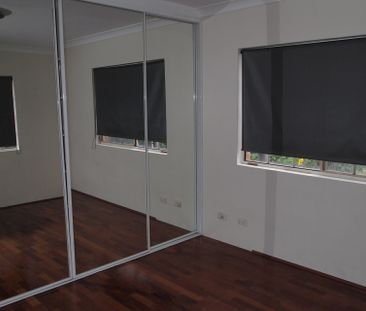 Available 29 November - Photo 3