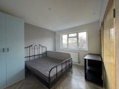 3 bed Maisonette for Rent - Photo 2