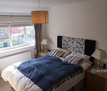 3 bedroom semi-detached house to rent - Photo 4