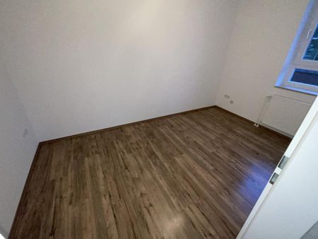 Wohnen direkt am Wasser! 3ZKBBalkonwohnung im Erdgeschoss zu vermieten! - Photo 4