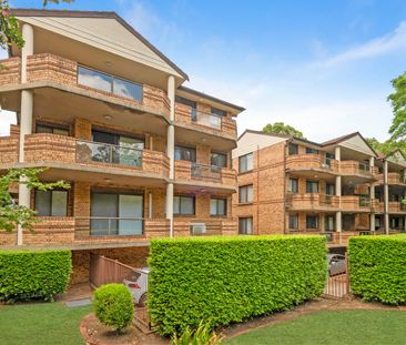 TWO BEDDER WITH THREE BALCONIES! - Photo 6