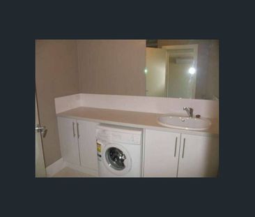 Executive 2 bedroom Unit - Photo 2