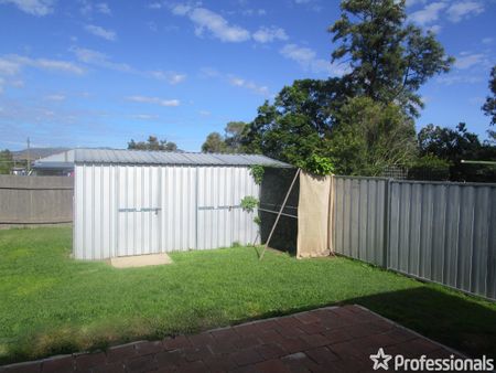 8B Pine Street, Kootingal NSW 2352 - Photo 3