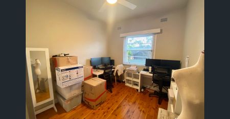 Beautifully Renovated 2 Bedroom Unit! - Photo 5