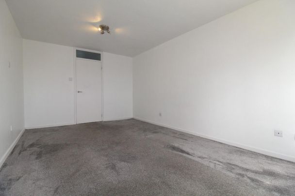 1 bedroom Flat To Let - Photo 1