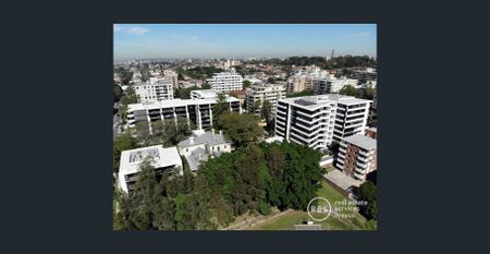 Garden Facing 2-Bedroom Apartment with Parking in 'The Moreton', Bondi - Photo 5
