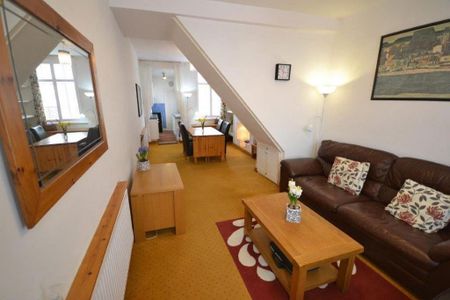 2 bedroom terraced house to rent - Photo 2