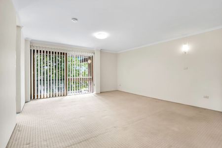 Spacious One Bedroom Apartment in a Prime Location - Photo 3