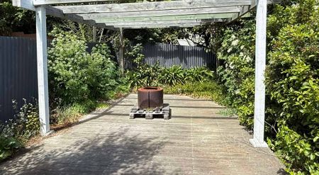 Executive Home - Photo 4