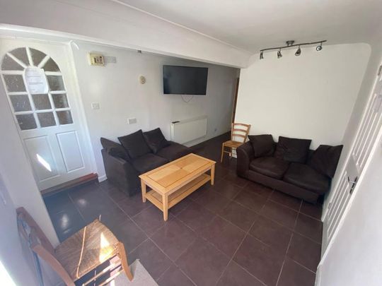 6 bedroom terraced house to rent - Photo 1