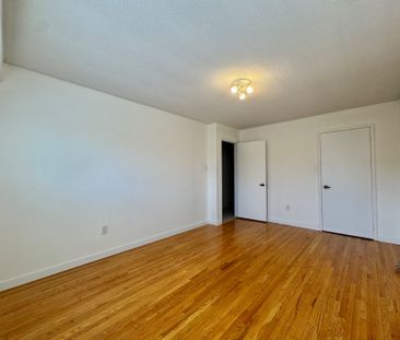 For Lease - 165 Aberdeen Avenue, Vaughan, Ontario - Photo 5