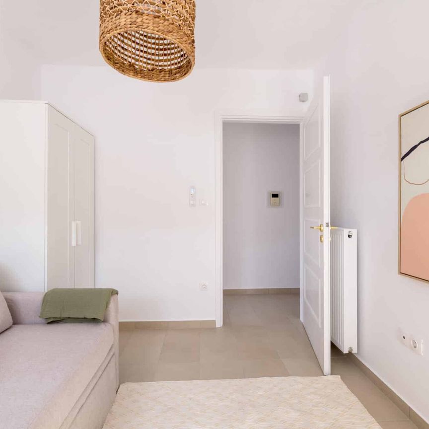 Athenian 3BR seaside property in Alimos - Photo 1