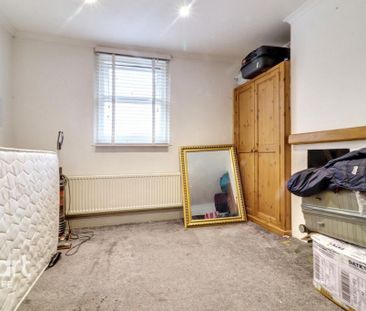 3 bedroom semi-detached house to rent - Photo 6