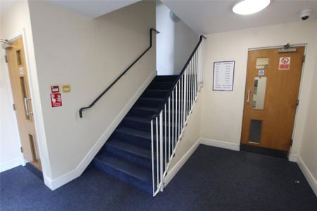 3 bedroom property to rent - Photo 2