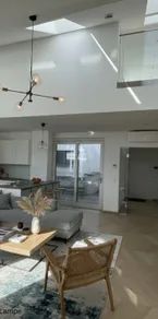 4 Zimmer-Maisonetten-Wohnung mit einer Terrasse und eigenem Studio im Oberbereich mit separatem zusätzlichem Eingang! - Photo 1