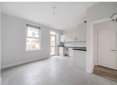 4 Bed Semi-Detached House, Willow Vale, W12 - Photo 5