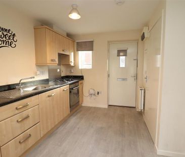 2 bedroom terraced house to rent - Photo 4