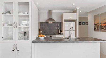 Spacious home in sought after location - Photo 2