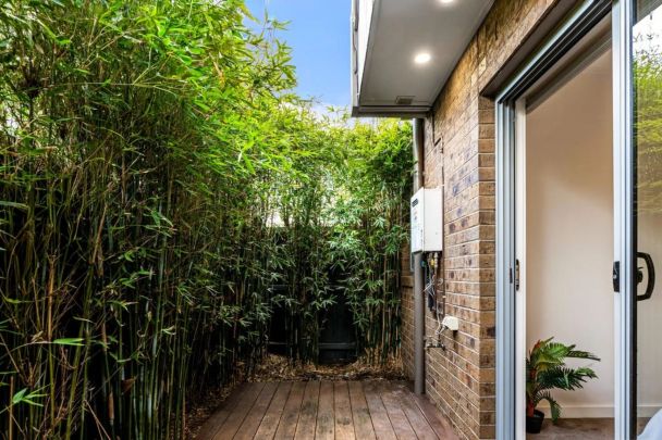 Modern Townhouse Living in a Prime Preston Location - Photo 1