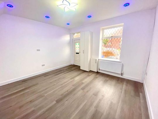 3 bedroom terraced house to rent - Photo 1