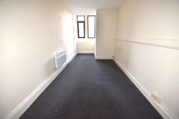 1 bedroom Flat in Towers Flat 1, Leeds - Photo 1