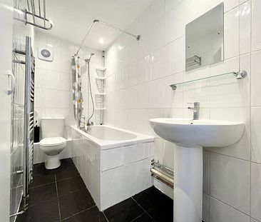2 Bedroom Flat - Purpose Built To Let - Photo 2