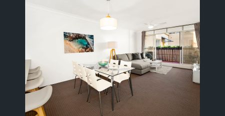 Appealing Lifestyle Abode By The Sea - Photo 2