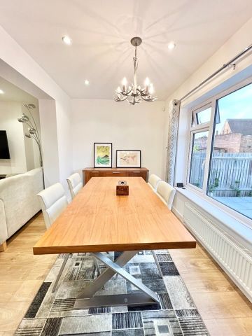 4 Bed Semi-Detached House, Tunstall Road, CR0 - Photo 4