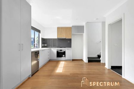 “Modern family home for lease in Tarneit!” - Photo 3