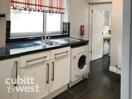 4 bedroom terraced house to rent - Photo 4