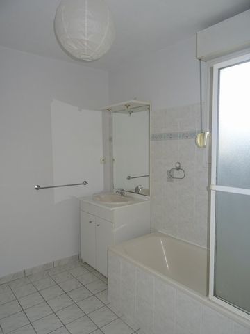 Location Appartement 2 pièces 56m² ORLEANS 45000 - Photo 5