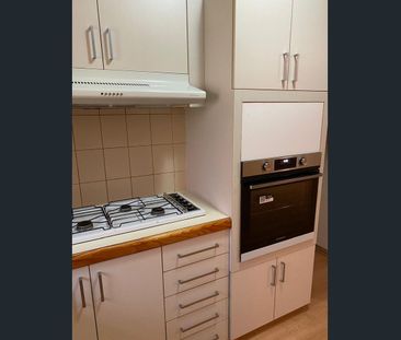 Great Location immaculate townhouse – a must to view. - Photo 4