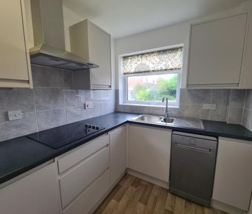 3 bedroom semi-detached house to rent - Photo 6