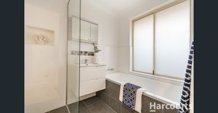 Live the Mindarie Lifestyle - Spacious Family Home - Photo 3