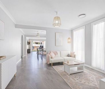 Fresh & Modern Family Home - Photo 2