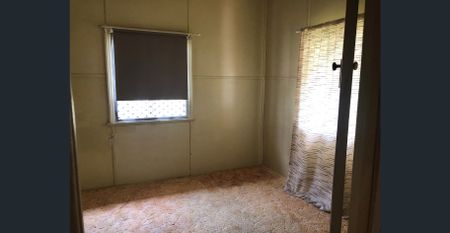 THREE BEDROOM HOME IN WEST MACKAY - Photo 5