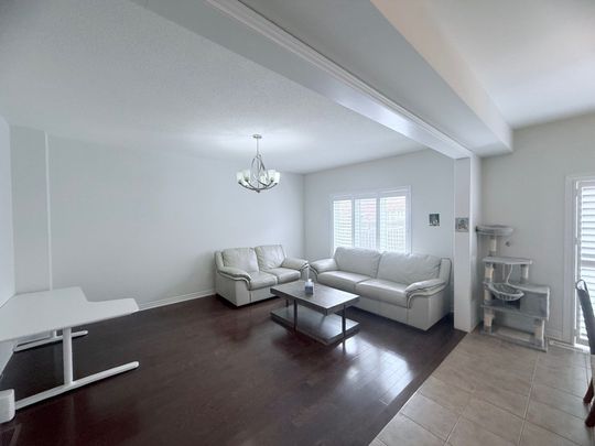 For Lease - 10 Greenspire Avenue Unit# Main & Second Floor, Markham, Ontario - Photo 1