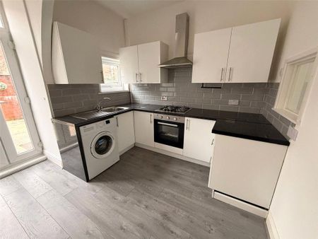 2 bedroom terraced house to rent - Photo 3