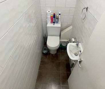 Room in a Shared House, Colverson House, E1 - Photo 5