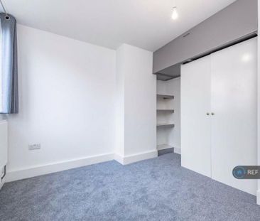 3 bedroom maisonette to rent - Photo 2