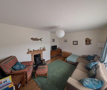3 bedroom semi-detached house to rent - Photo 4