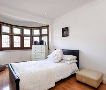 4 bedroom property to rent - Photo 4