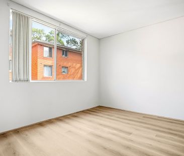 Chic & Modern 2-Bedroom Unit - Freshly Updated! - Photo 3