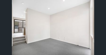 Stylish Townhouse in Premier Polaris Precinct - Heritage Facade + Spacious Interiors - Photo 2