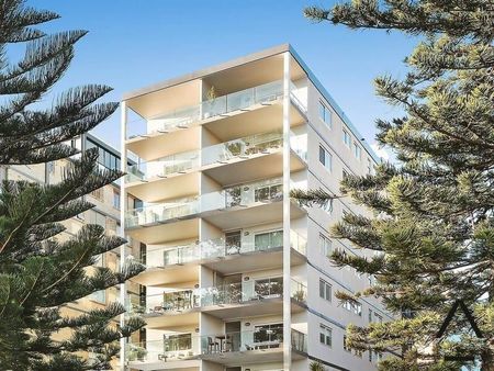 Deluxe modern apartment offers a wonderful lifestyle - Waterfront Haven - Photo 2