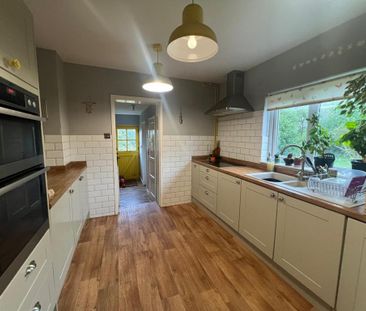 3 bedroom semi-detached house to rent - Photo 3