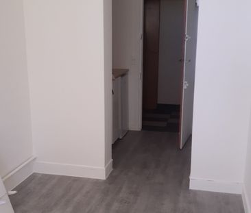 Location Appartement 1 pièce 10m² VILLE D AVRAY 92410 - Photo 2