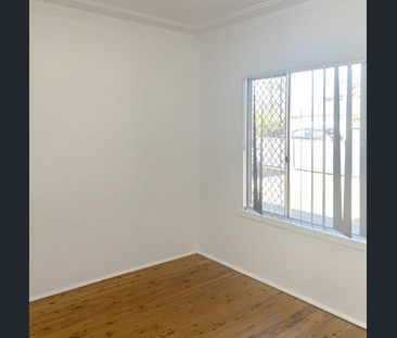 Neat and Tidy 2 Bedder With Water Views! - Photo 6