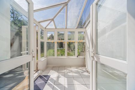 4 bedroom terraced house to rent - Photo 4