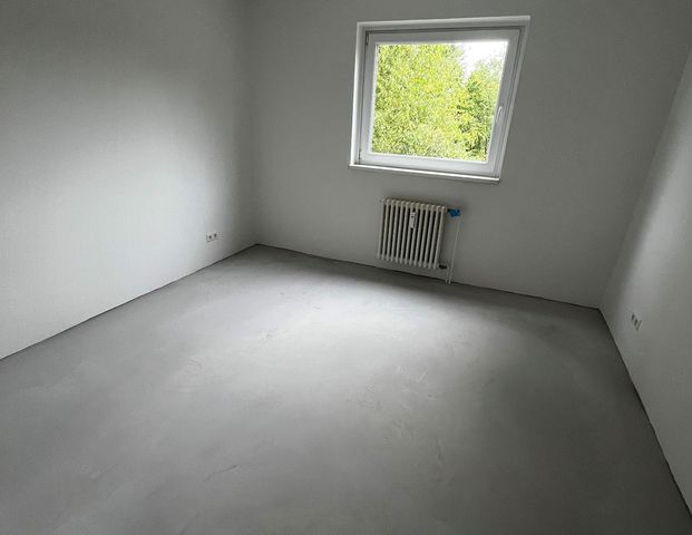 Viel Platz für die ganze Familie, 3 Zimmer-Wohnung mit Balkon // 2.OG rechts - Photo 1